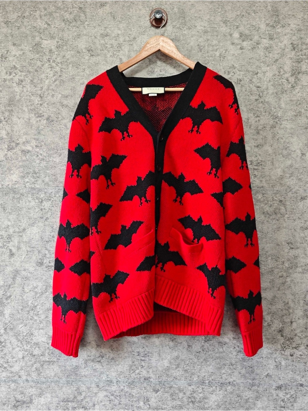 🚩steal Gucci Red and Black Bat-Print Cardigan